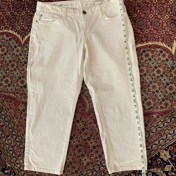 🥳 Host Pick!! 🎉Eddie Bauer relaxed fit boyfriend capris denim - Picture 5 of 8